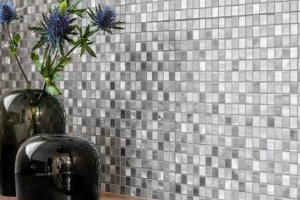 Ceramiczne mozaiki – ponadczasowy wybór do łazienki i kuchni